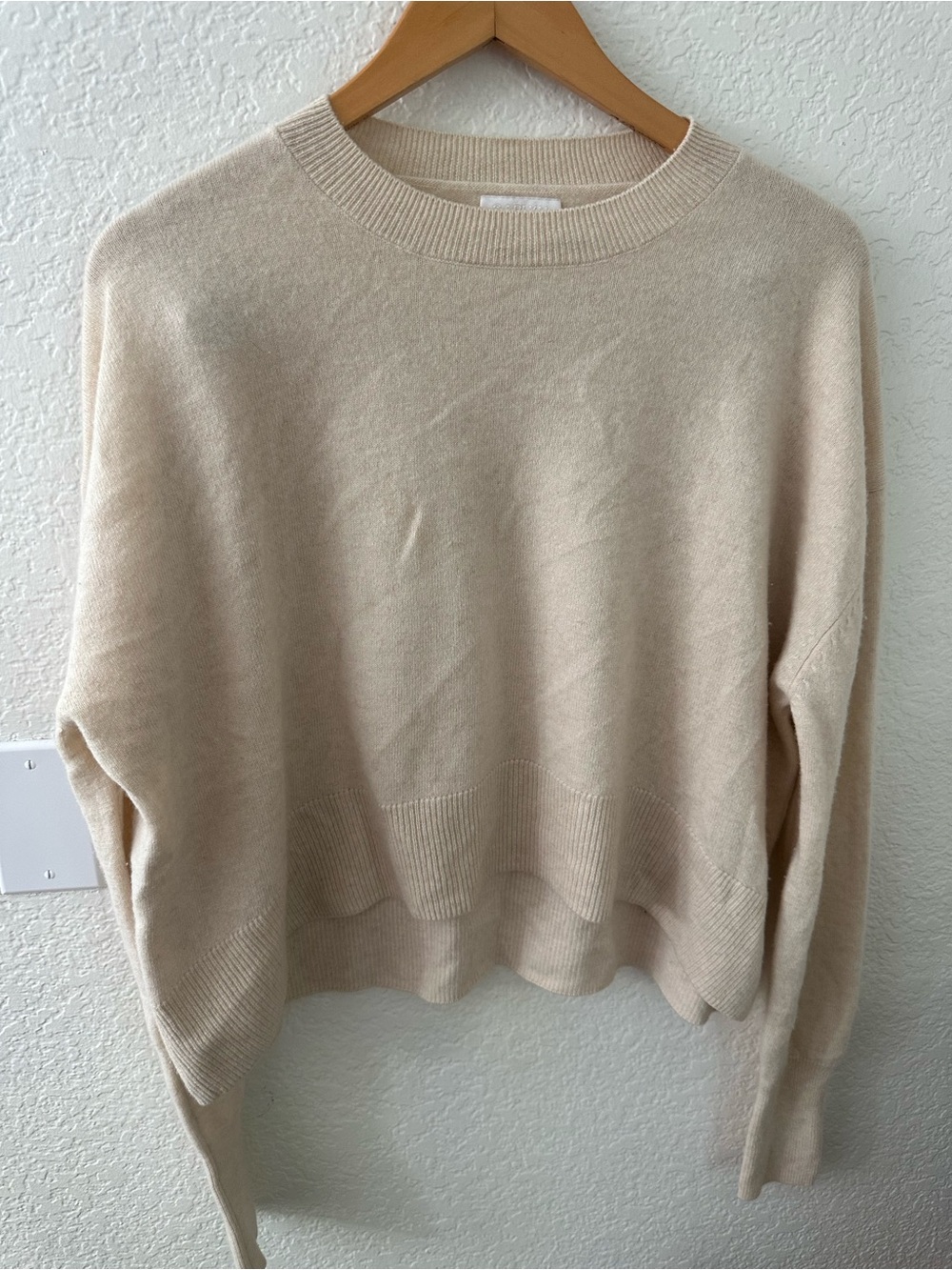 Sablyn 100% Cashmere sweatshirt pullover size medium